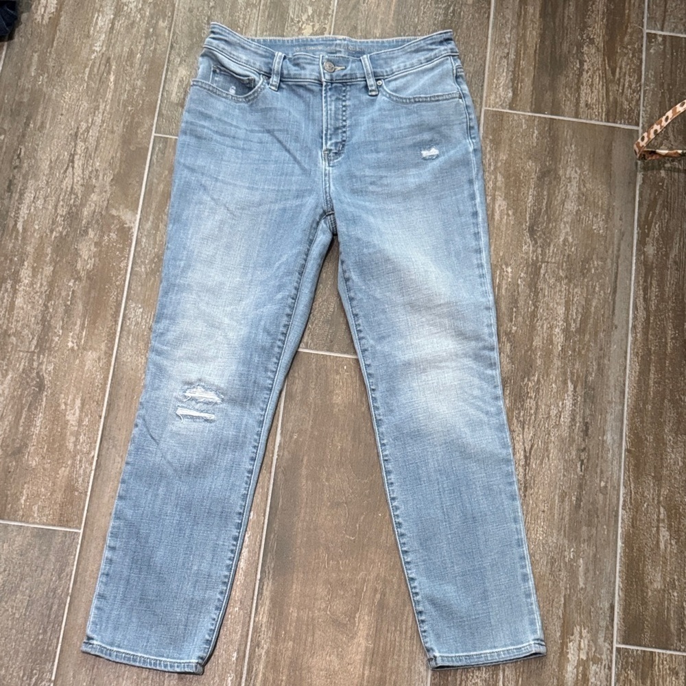 Chico's Light Blue Girlfriend slim leg crop Jeans